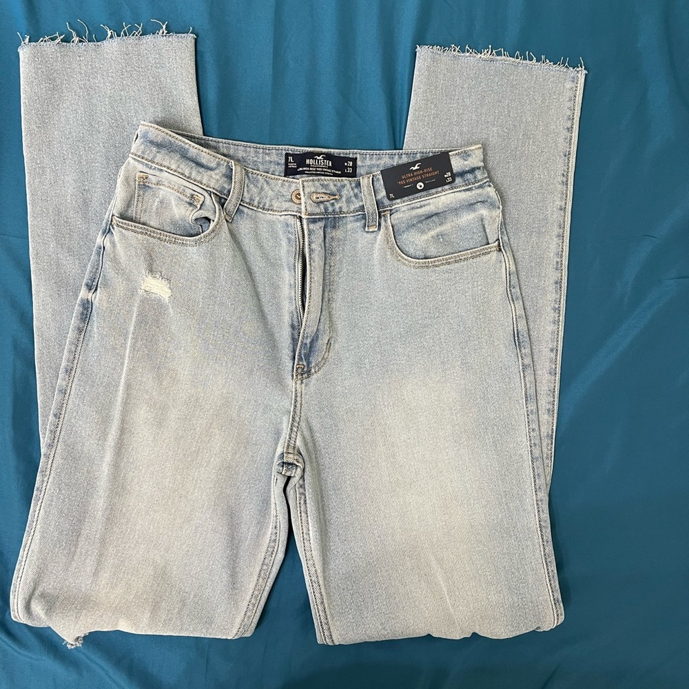 HOLLISTER straight leg jeans